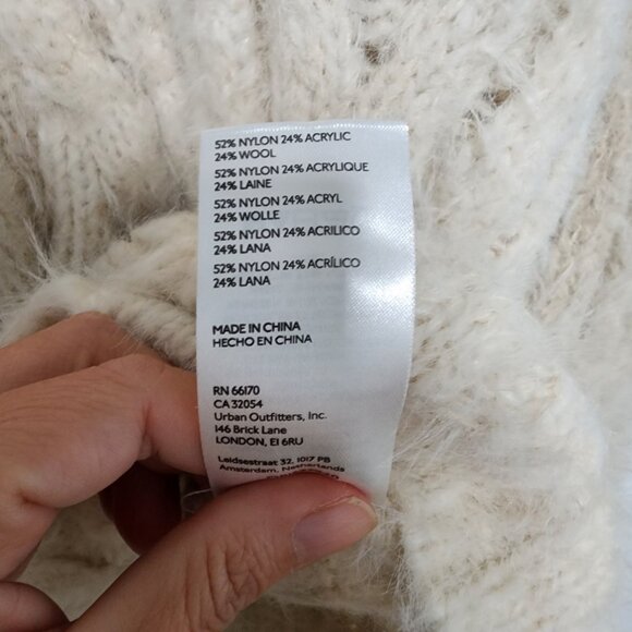 Anthropology Eyelash Cable-Knit Sweater Size XL Fuzzy Beige Wool Blend Cozy - Picture 9 of 11